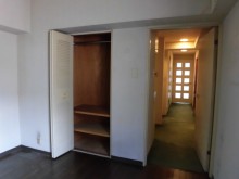 玄関を広々とした自転車も置ける開放的な空間に 渋谷区I様邸 玄関を広々とした自転車も置ける開放的な空間に 渋谷区I様邸